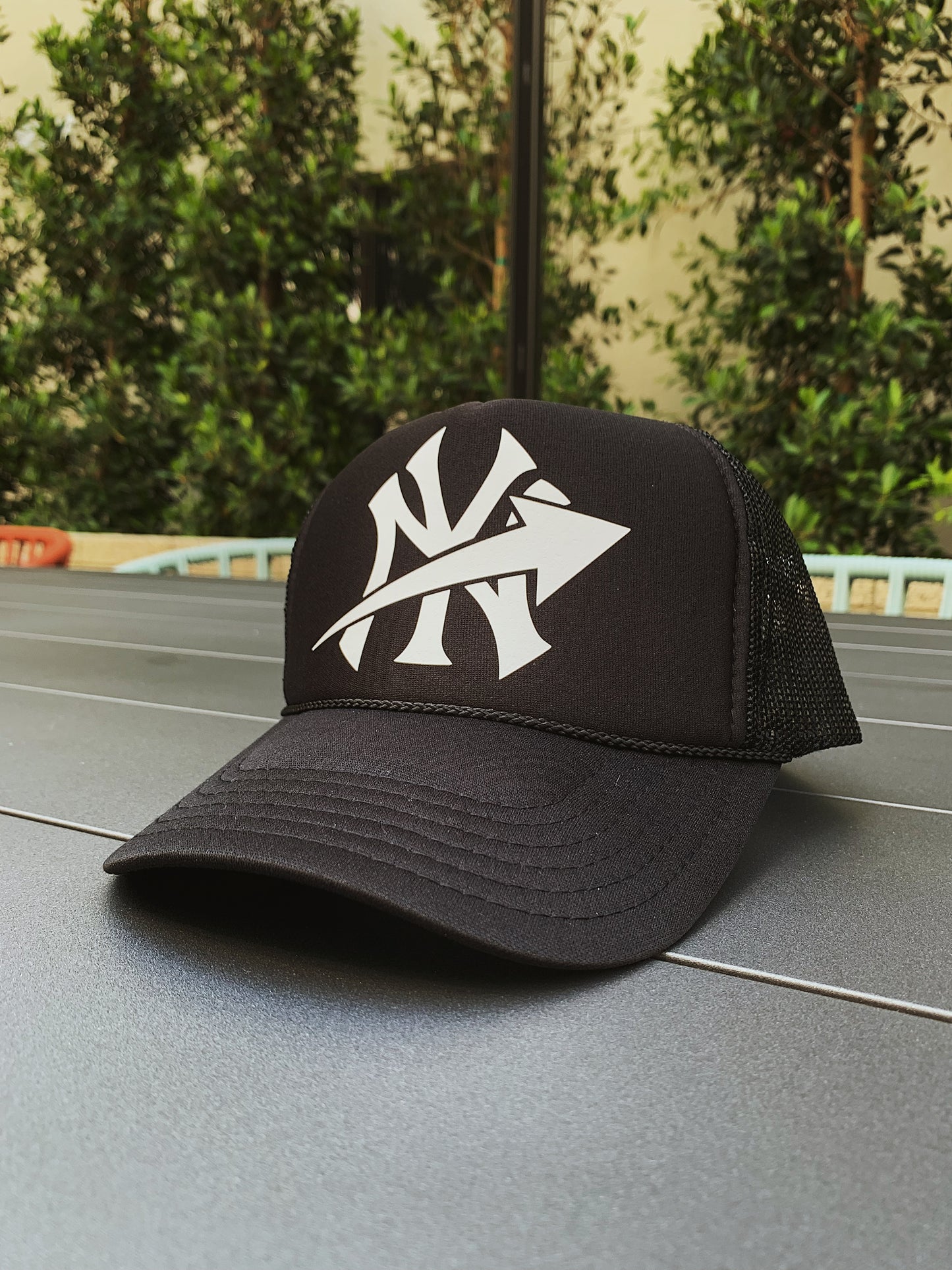 NY X OFFICIAL HAT (BLACK)